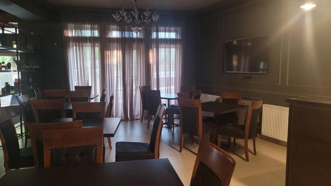 Hotel Plaza Тбилиси Экстерьер фото