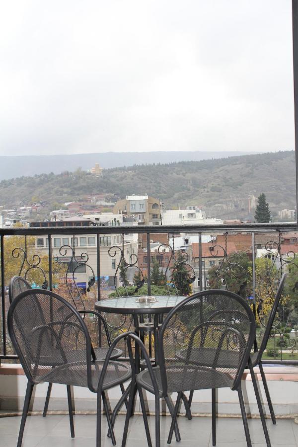 Hotel Plaza Тбилиси Экстерьер фото